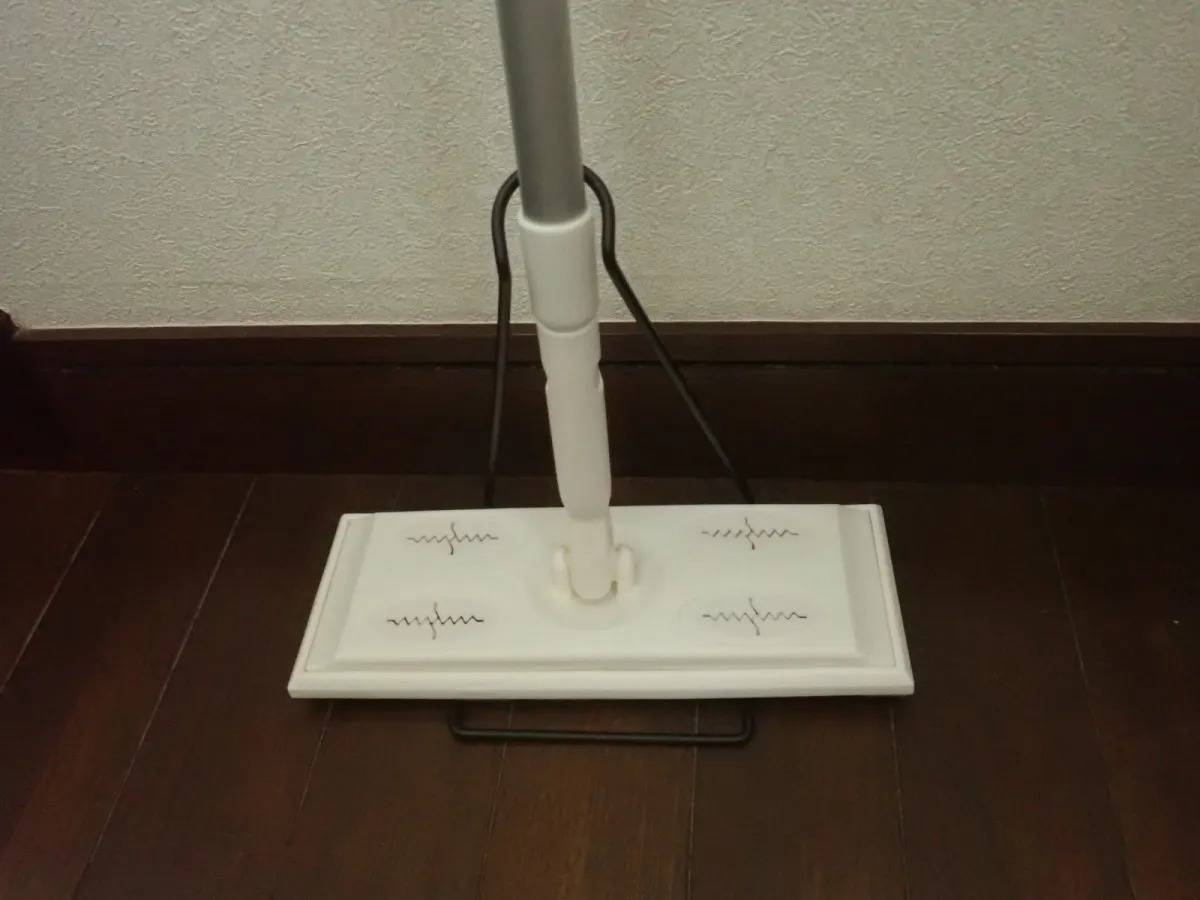 DAISO(ダイソー):フローリングワイパースタンド