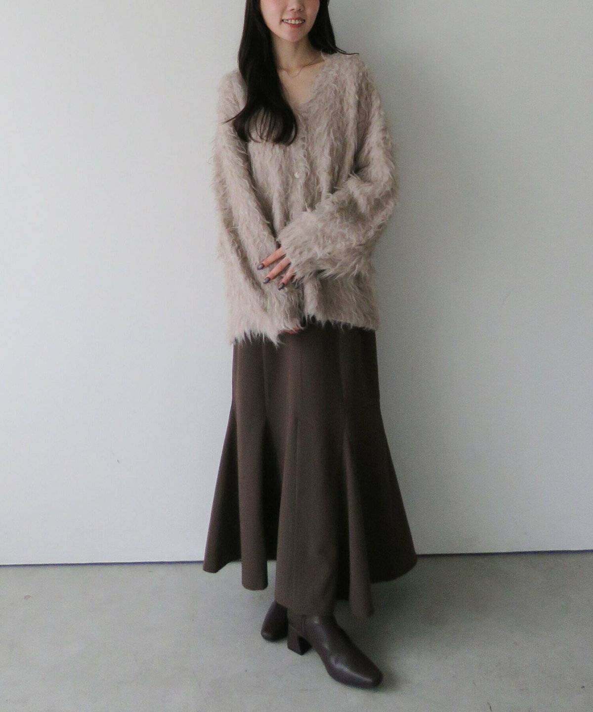 スカートコーデの女性