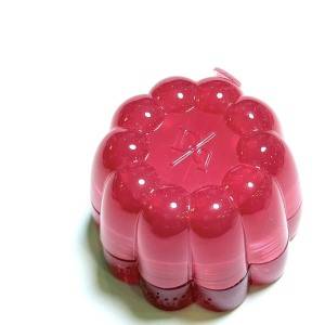 ぷるぷる唇が続く……!カヌレのようなポットも可愛い「dasique」の艶リップ