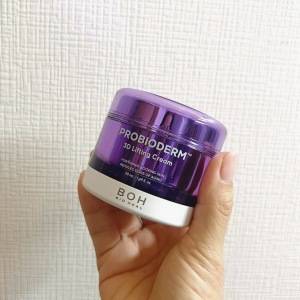 フェイスラインのもたつき対策に！ リピートした「3Dリフティングクリーム」