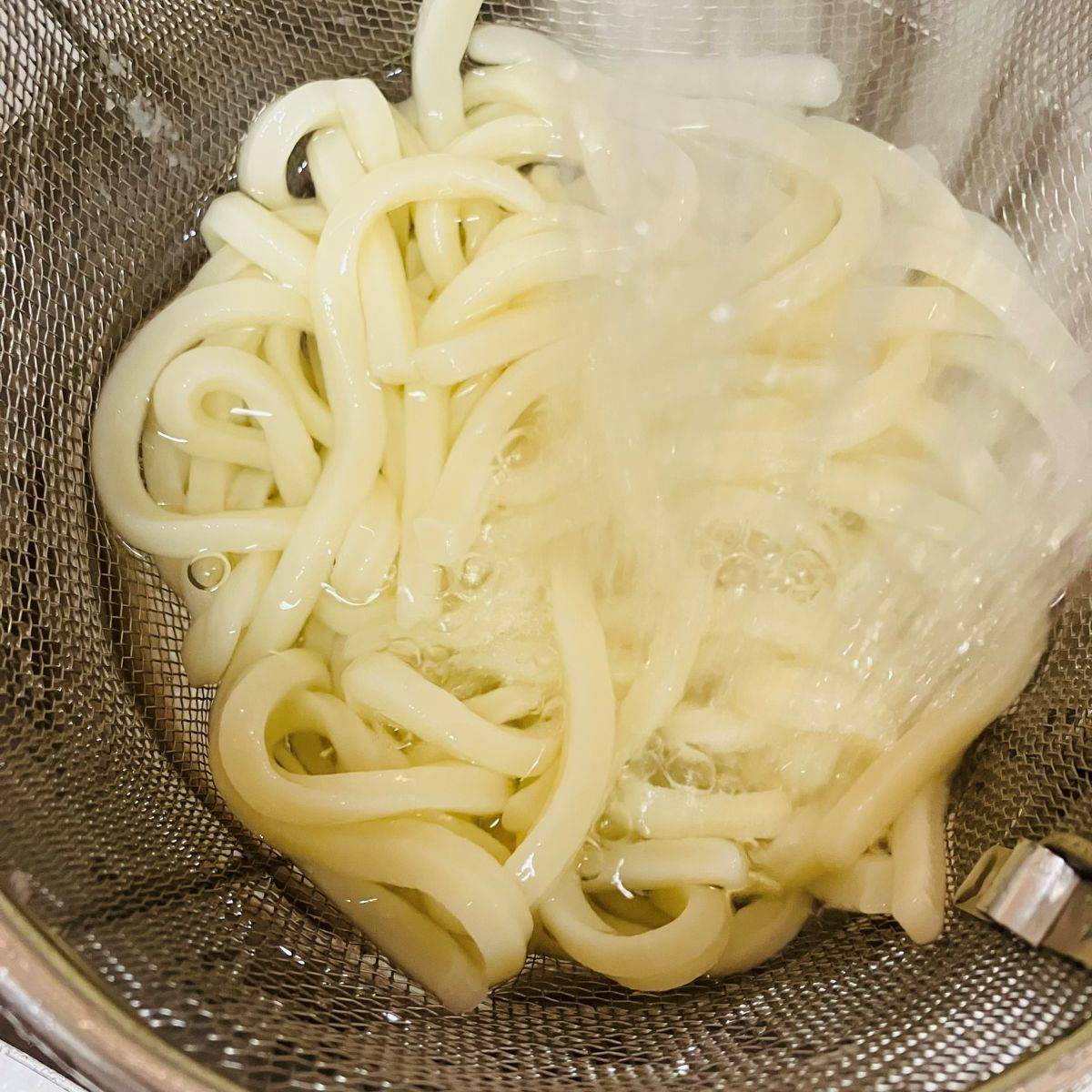 テーブルマーク公式の「肉おろしうどん」のレシピ