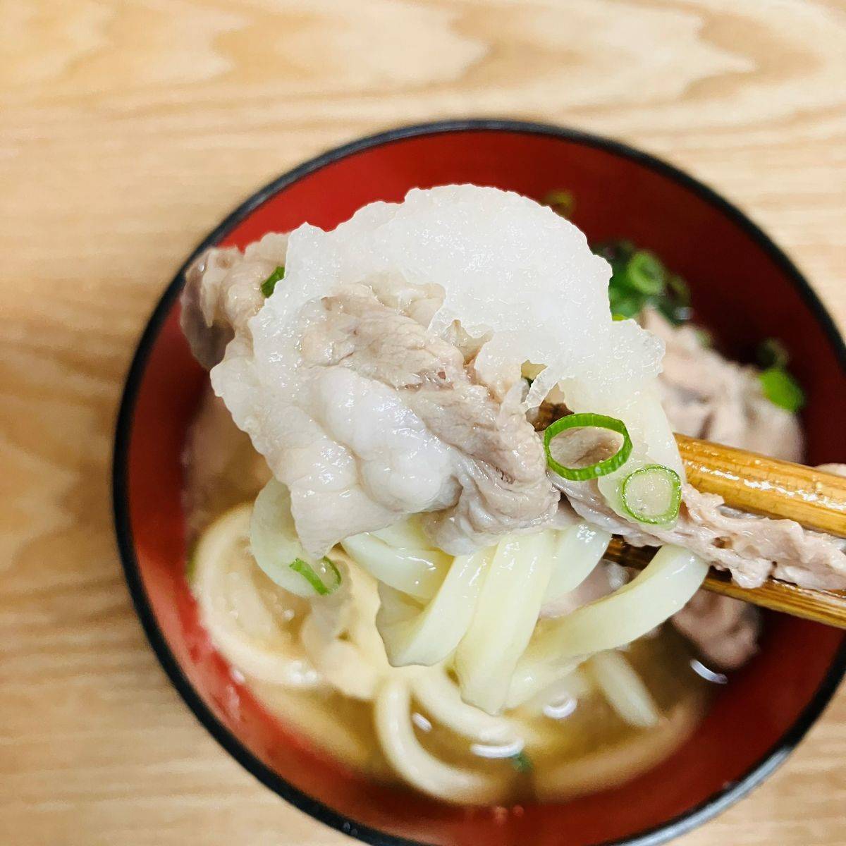 テーブルマーク公式の「肉おろしうどん」のレシピ
