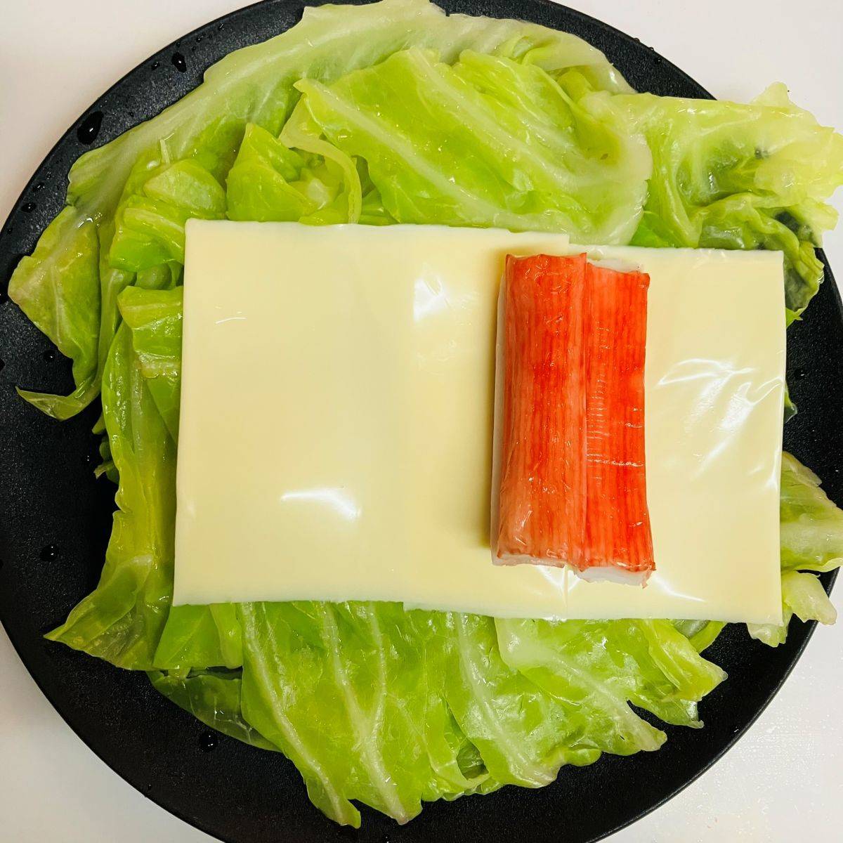 JAグループ公式の「キャベツのカニカマチーズ巻き」のレシピ