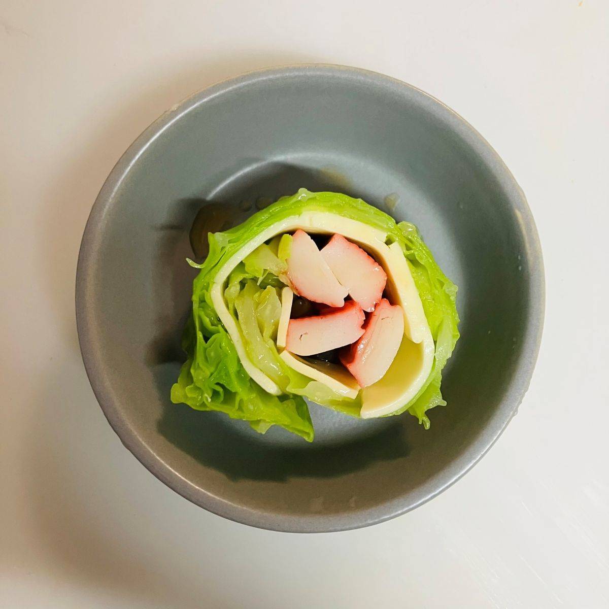 JAグループ公式の「キャベツのカニカマチーズ巻き」のレシピ