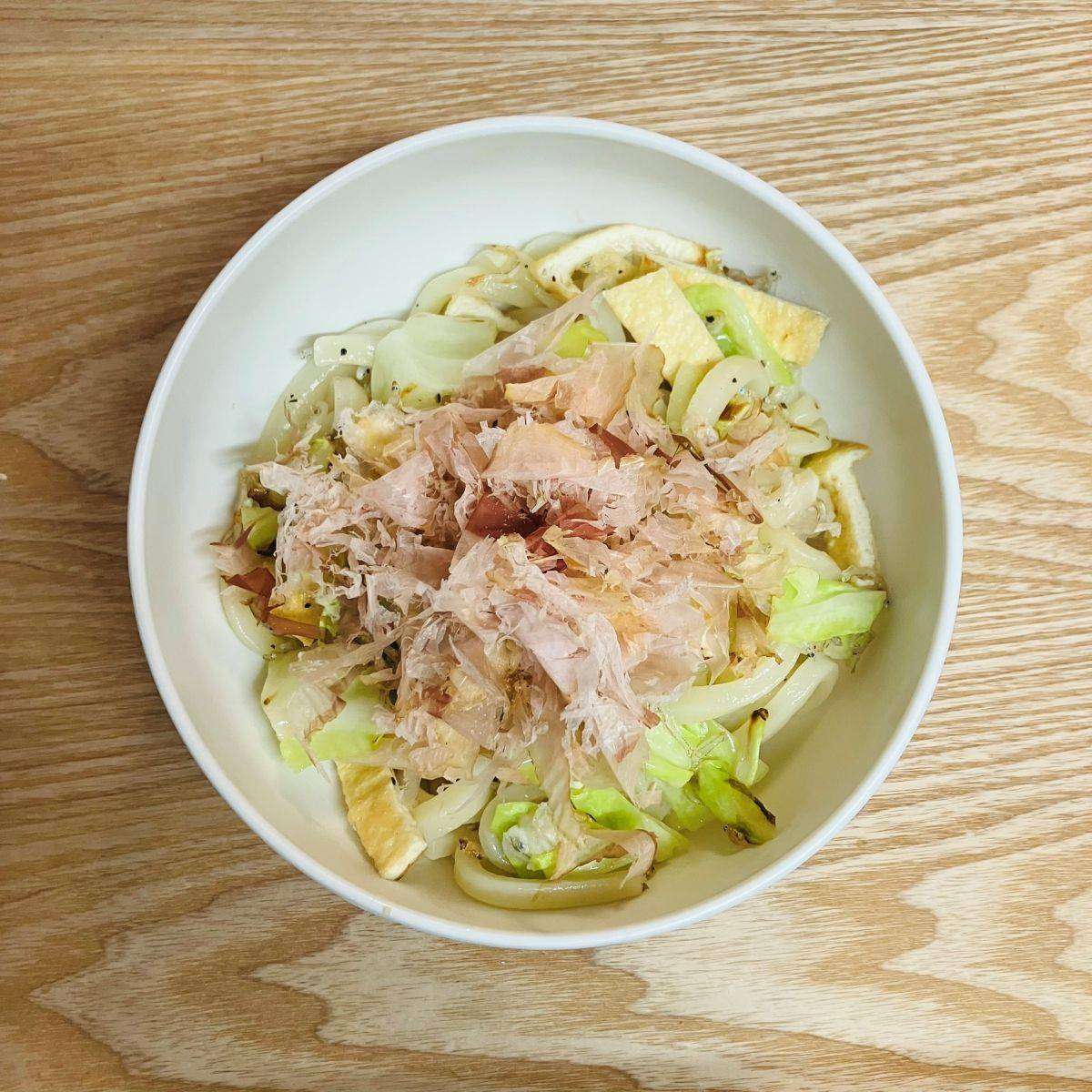 テーブルマーク公式の「キャベツとちりめんじゃこの焼きうどん」のレシピ