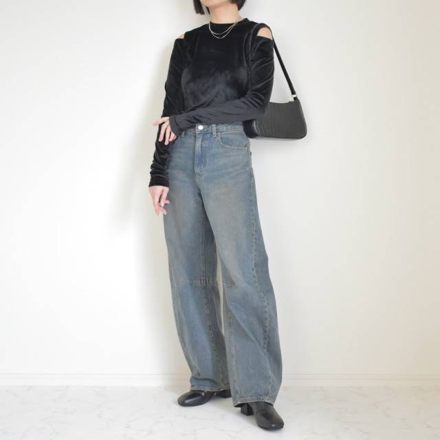 ベロアトップスで季節感を演出する♪