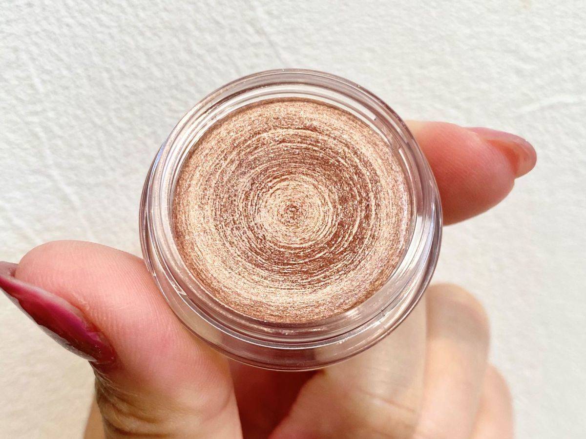 KiSS（キス）メロウシャドウの中身