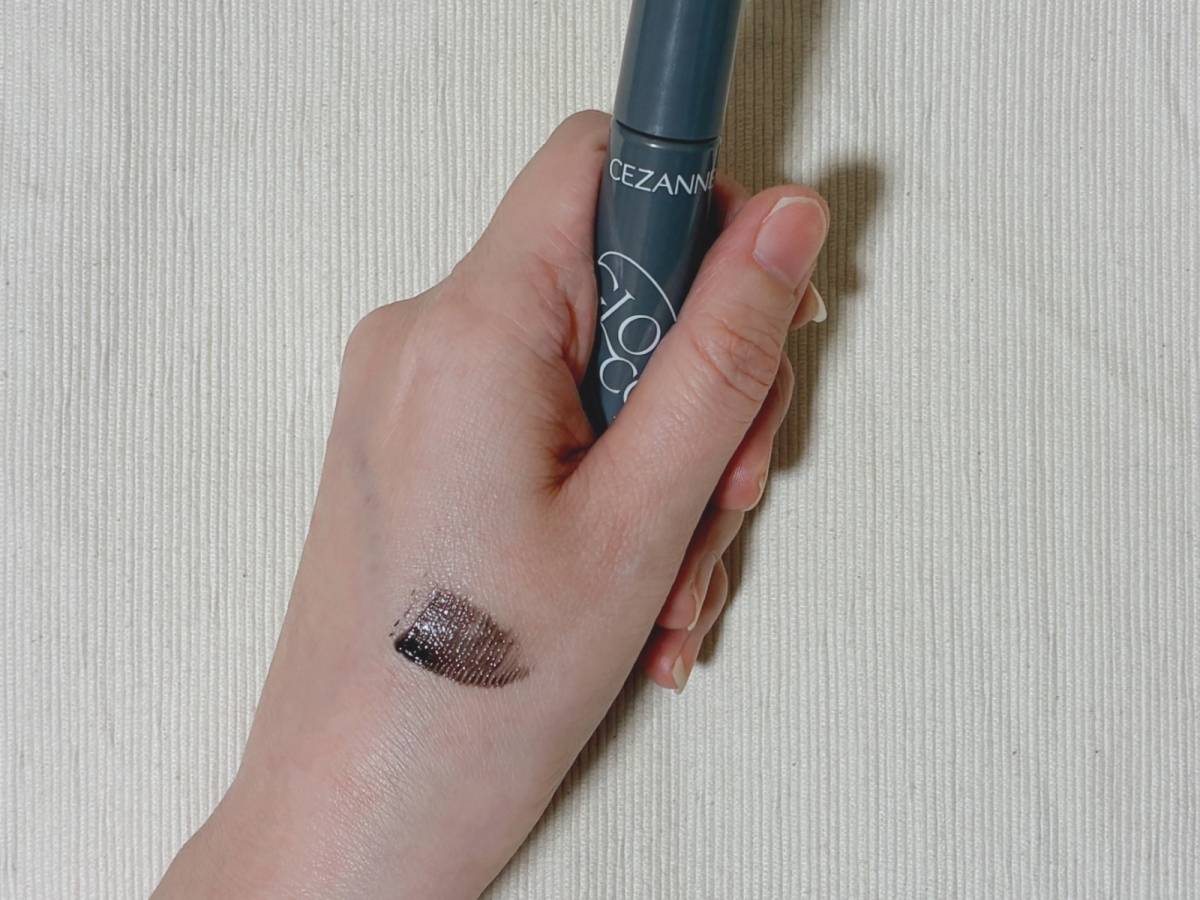 CEZANNE セザンヌ グロウコートマスカラ 01シアーブラック スウォッチ 本体 筆者手