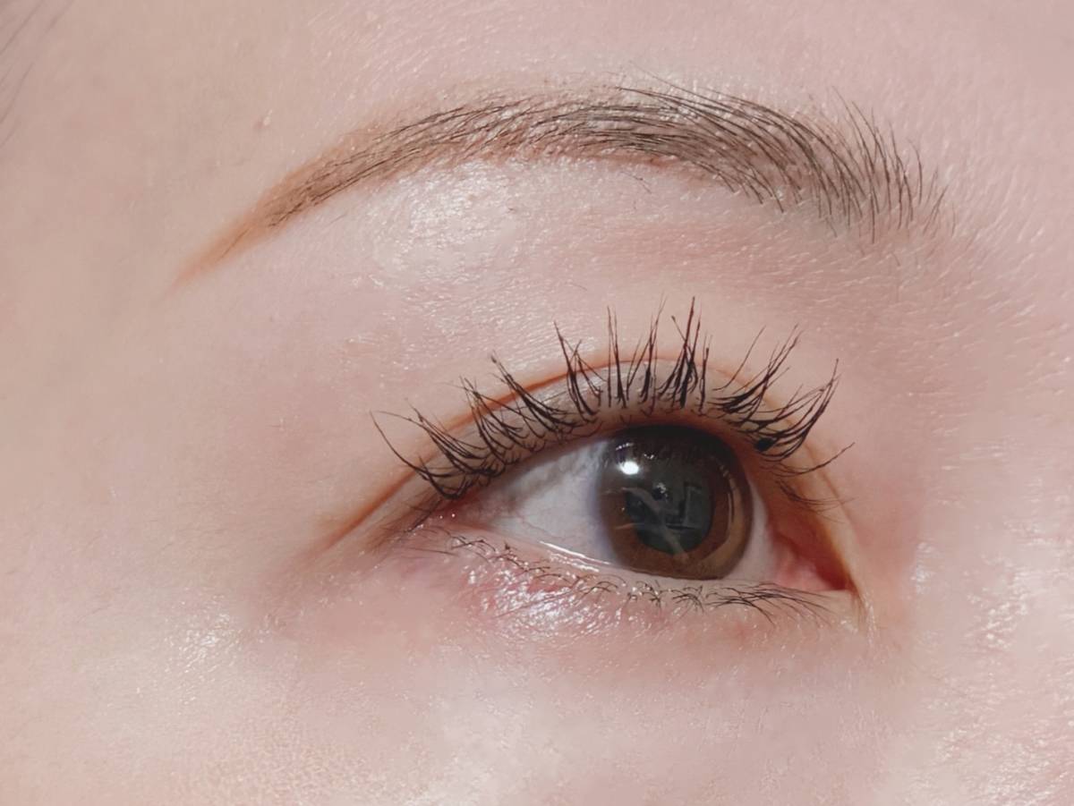 CEZANNE セザンヌ グロウコートマスカラ 01シアーブラック 塗布後 筆者目元