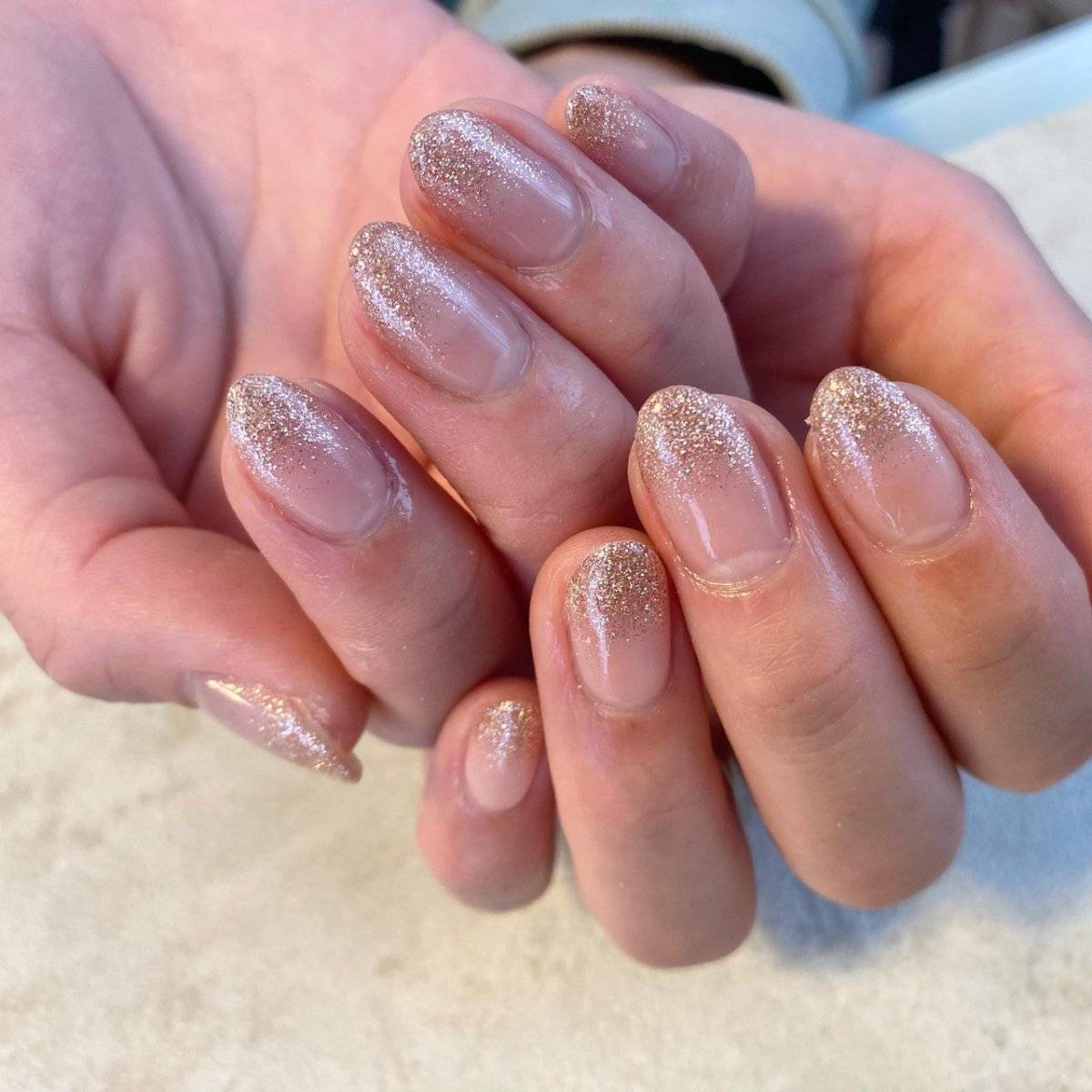 ピンクゴールドネイル