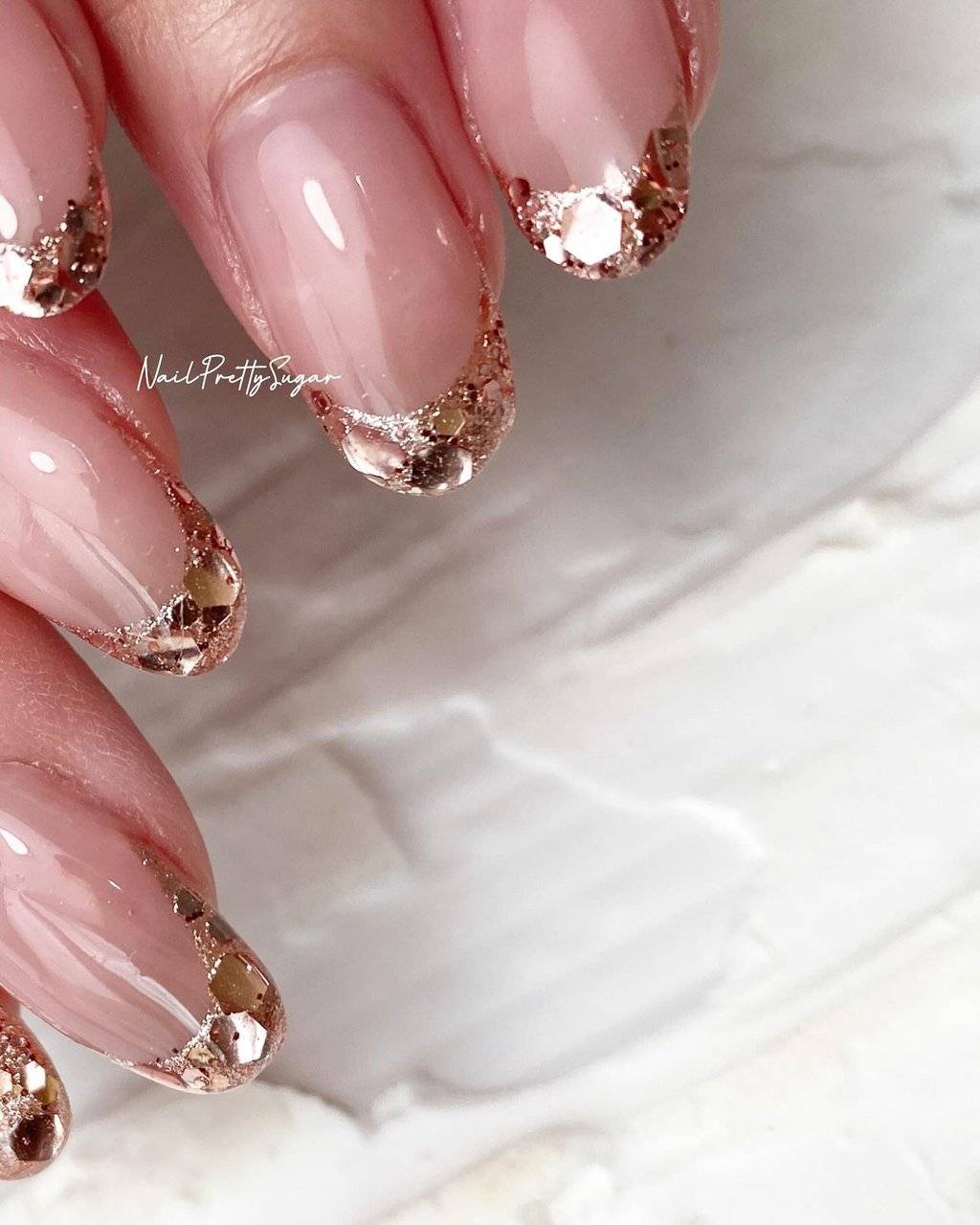 ピンクゴールドネイル