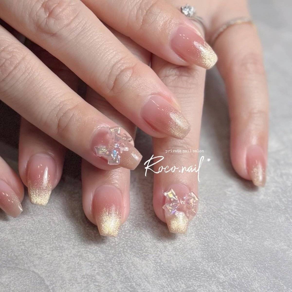 ピンクグラデーションネイル