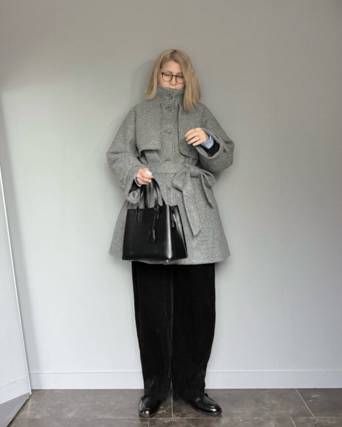 グレーのコートを合わせる♡