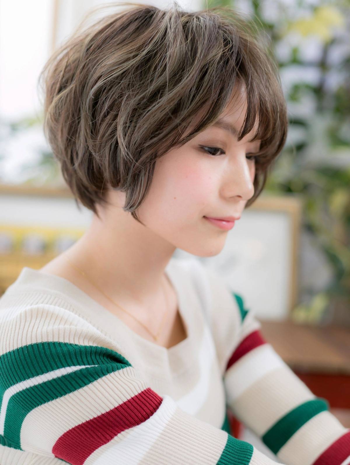 立体感ウェーブショート