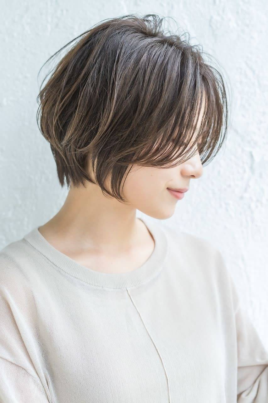 長め前髪のニュアンスショート