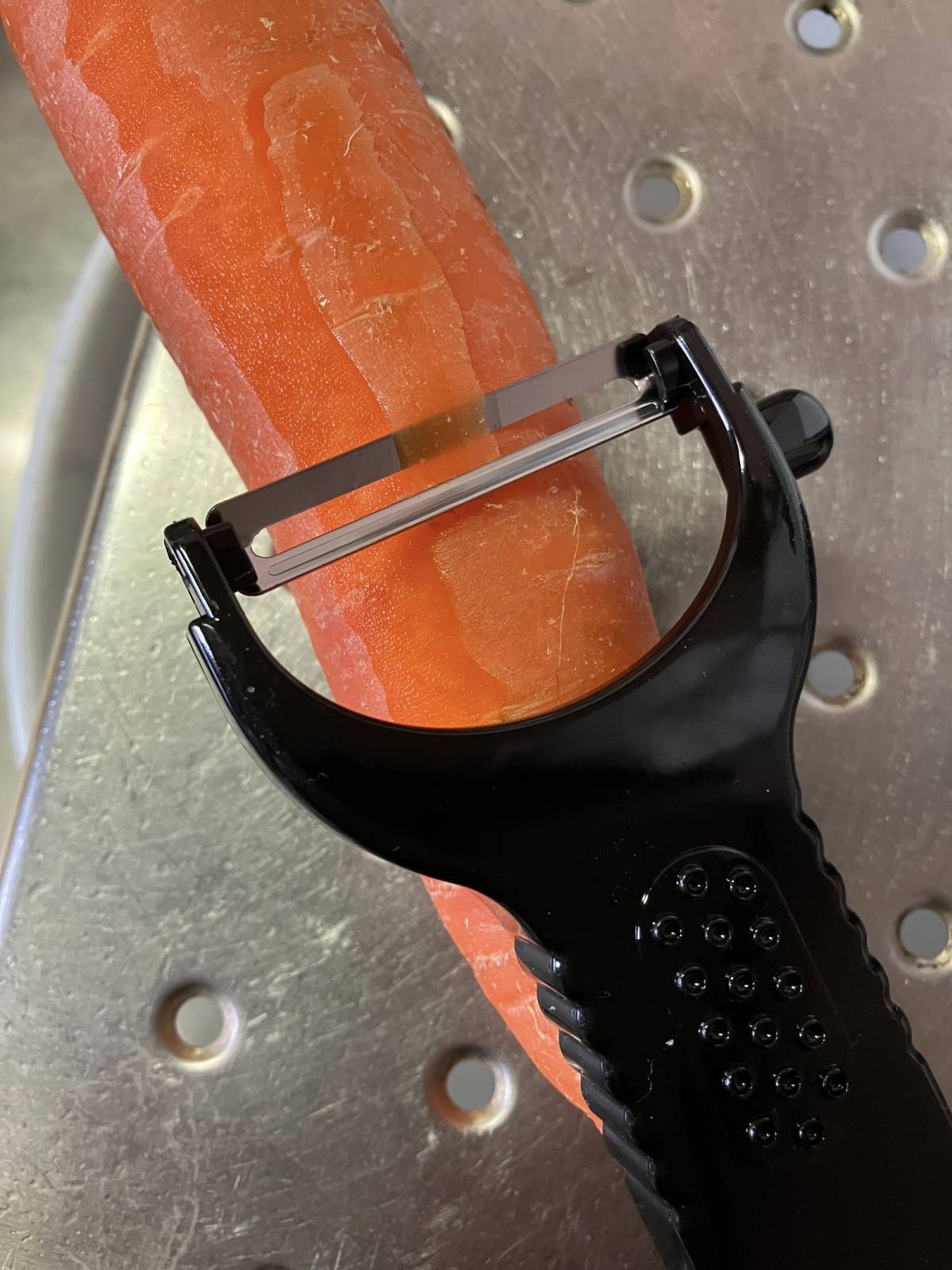 セリアの皮むきスイスイ モノトーン