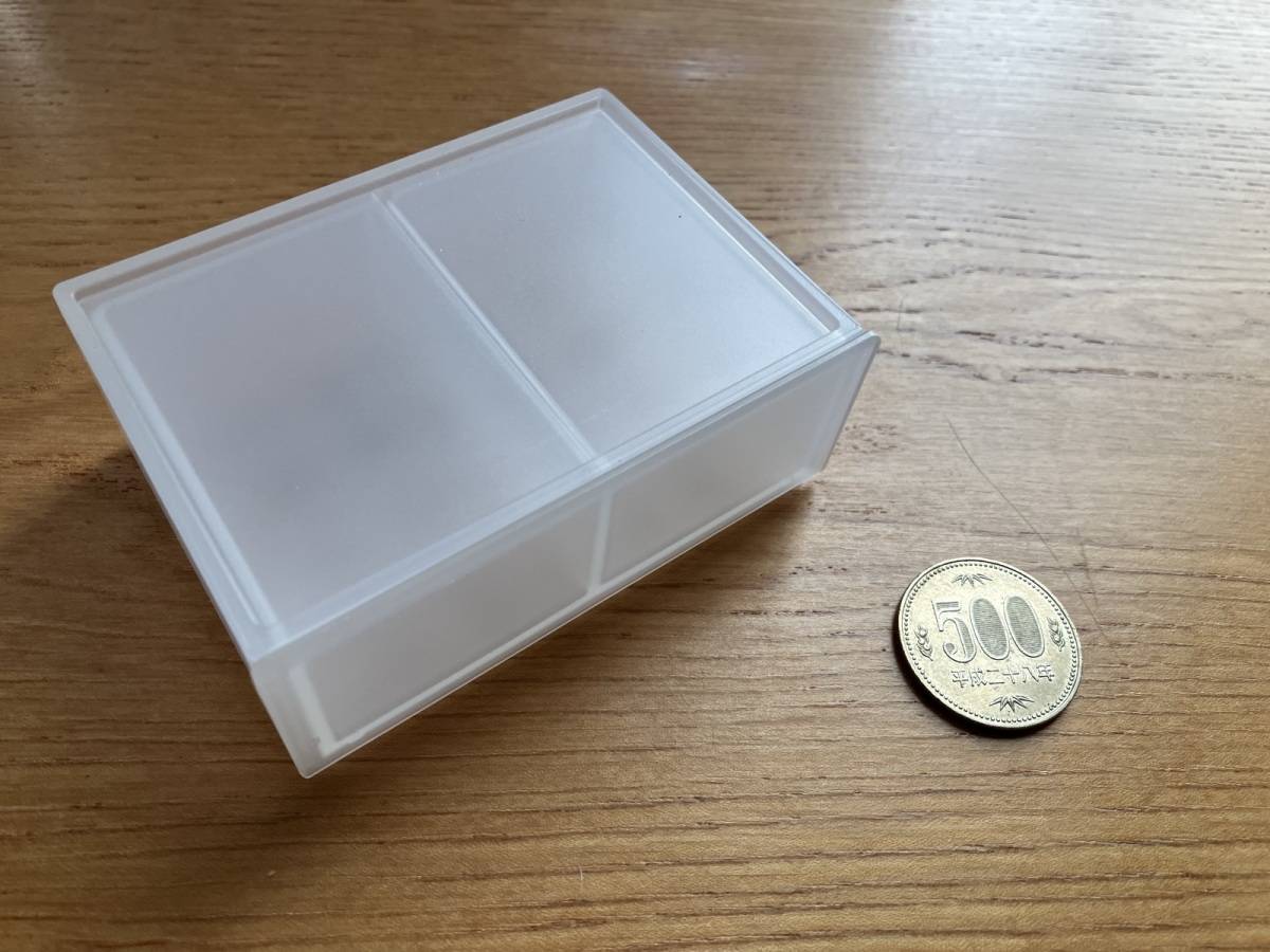 セリアのフレークシール収納ケース