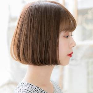  シンプル可愛い前下がりボブ 