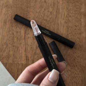 ひと塗りでニュアンス美人に♡ムラなく色づく「uneven」のグロススティック