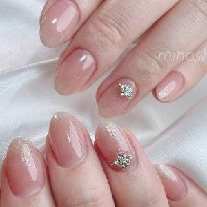 【2026年晩冬】抜け感を演出してくれる。最新クリアピンクネイル5選