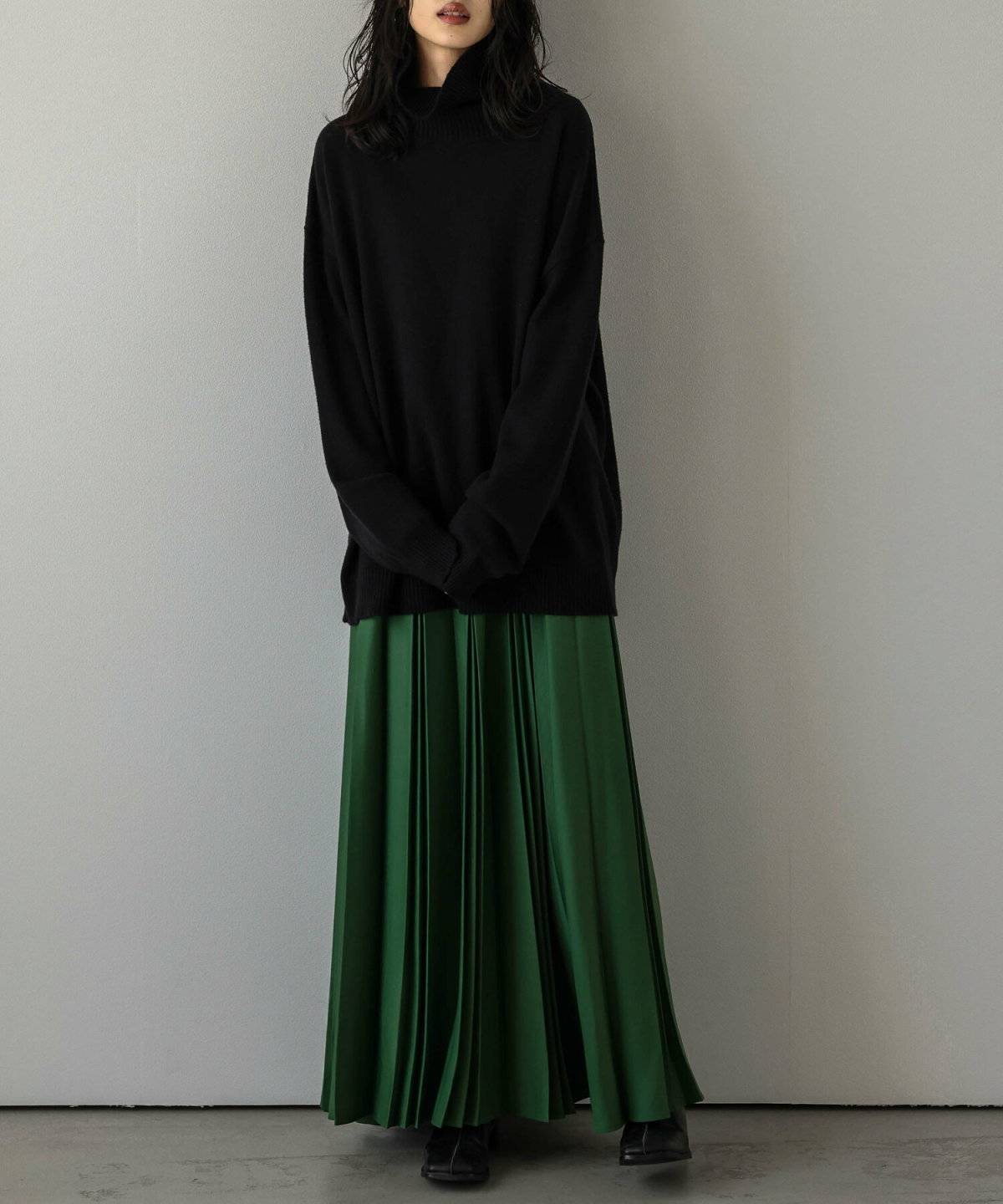 スカートコーデの女性