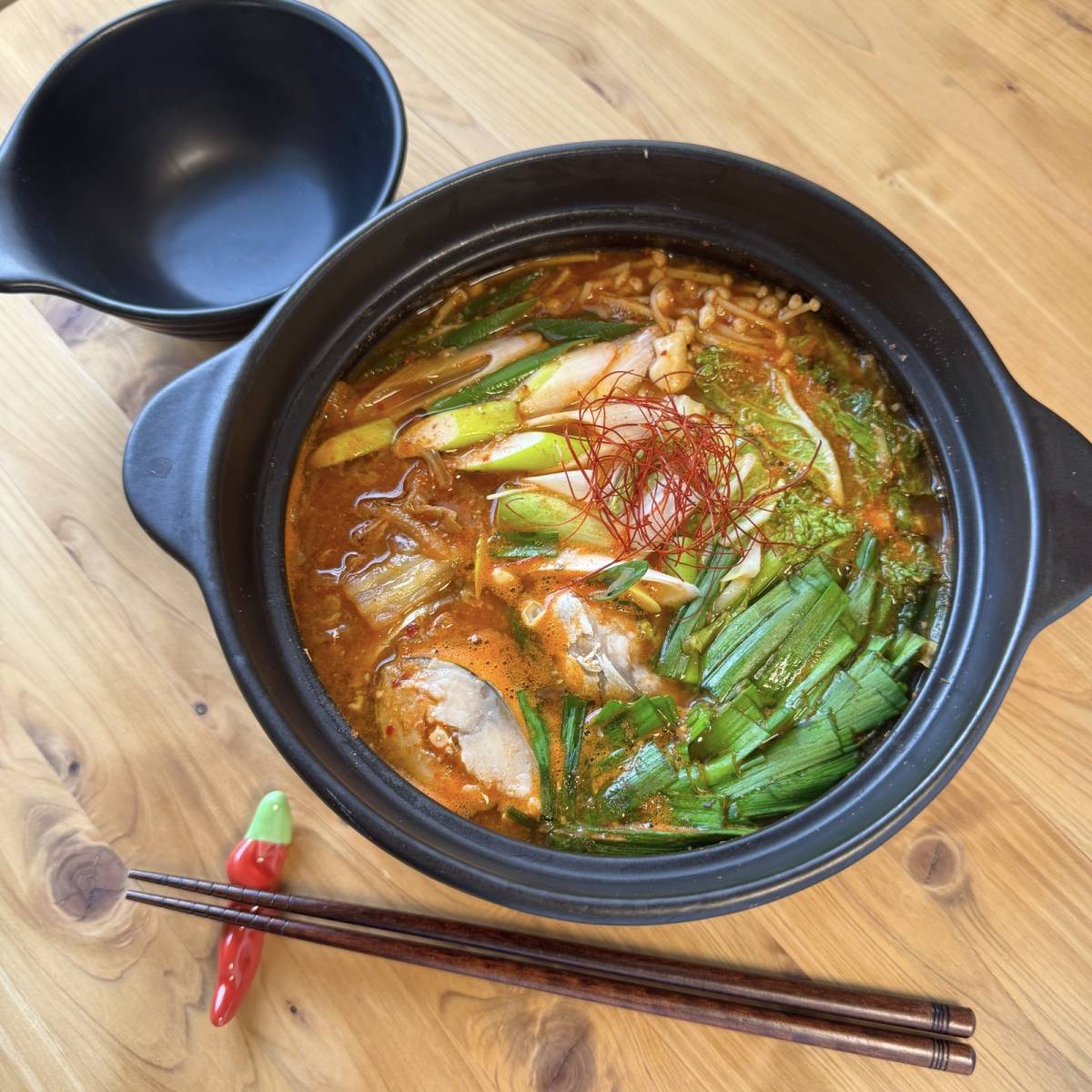 キョクヨー公式の「さば水煮缶のあったかキムチ鍋」のレシピ