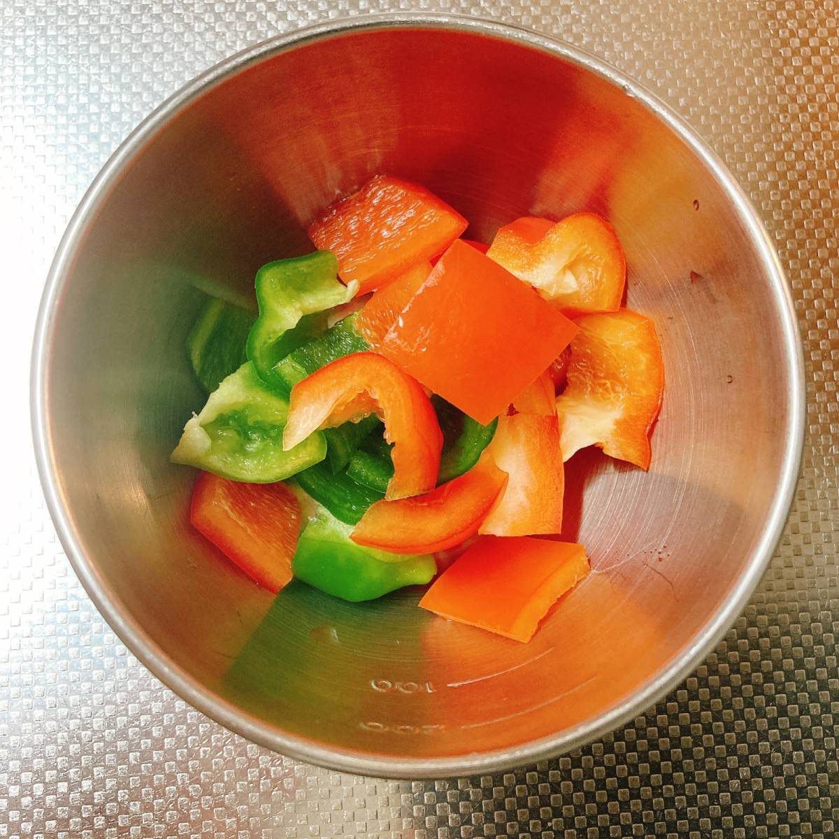 JAグループ公式の「パプリカとピーマンのガパオ炒めごはん」のレシピ