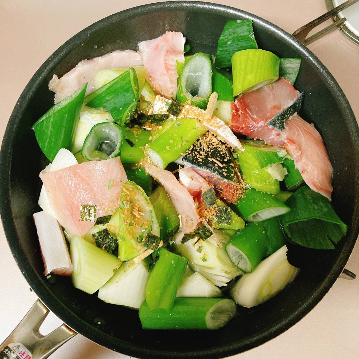 永谷園公式の「待つだけで葱と鮪のあっさり煮」のレシピ