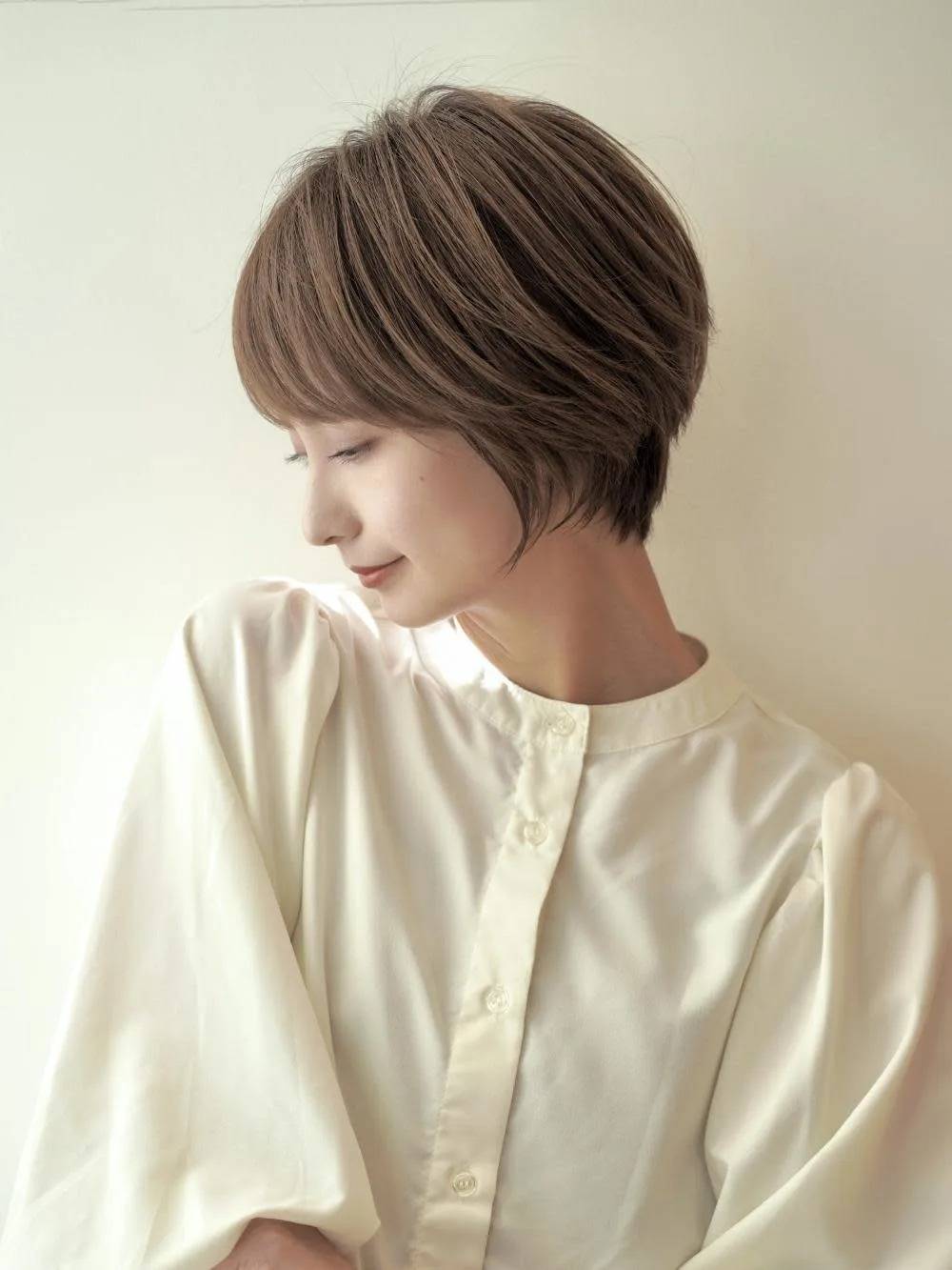 レディライクなくびれショート