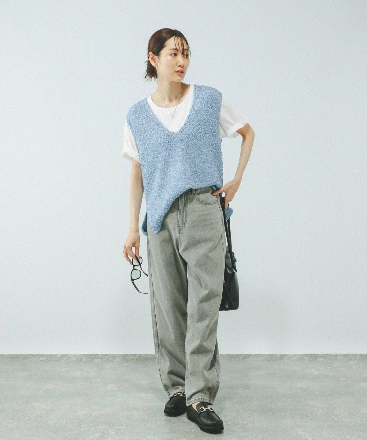 デニムを穿いた女性