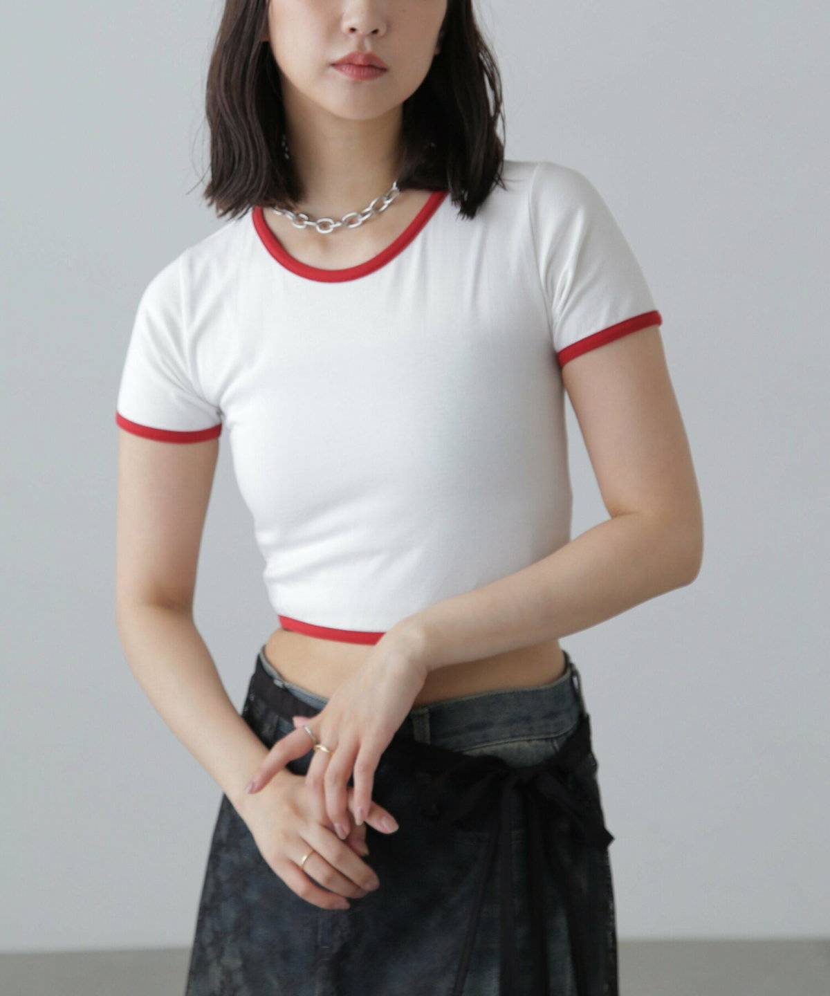 夏コーデの女性