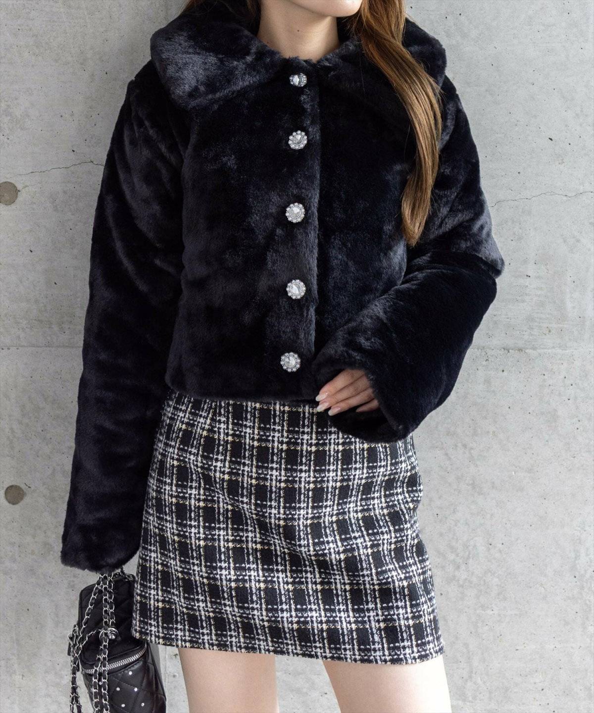 黒ファーコートコーデ