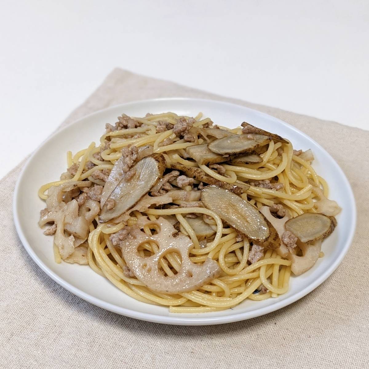 マ・マー公式の「根菜のペペロンチーニ」のレシピ