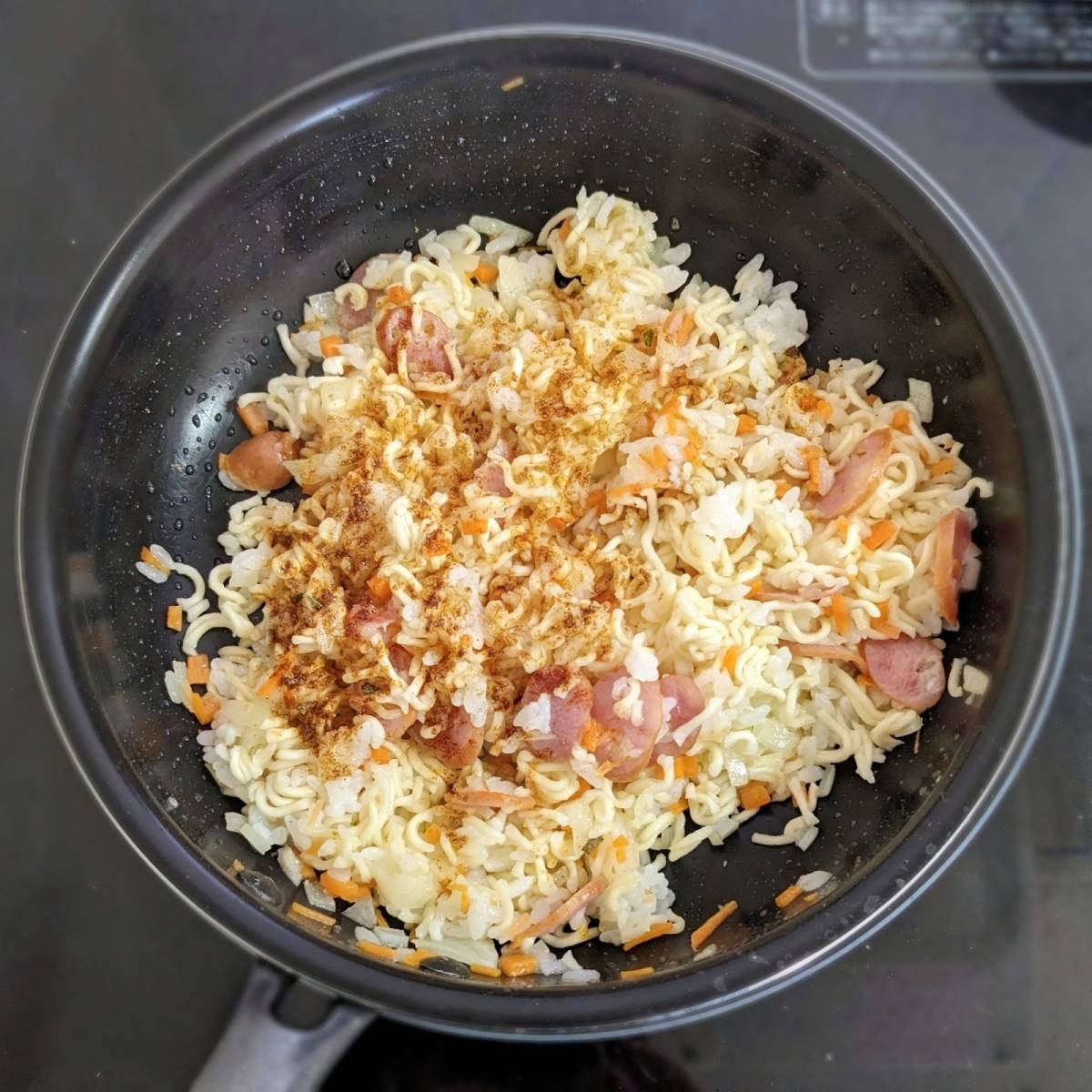 チャルメラ公式の「定番しょうゆチャーハン」のレシピ