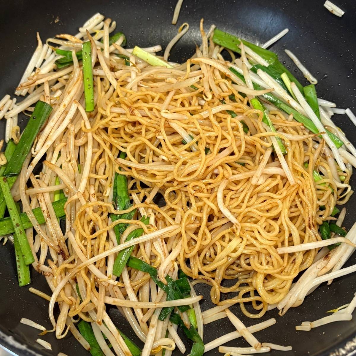 マルちゃん公式の「月見もやし焼そば」のレシピ