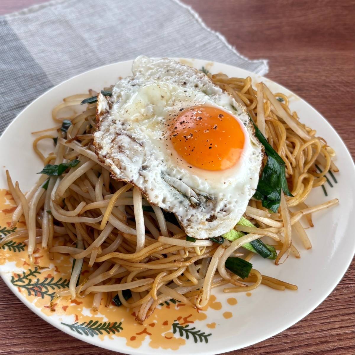 マルちゃん公式の「月見もやし焼そば」のレシピ