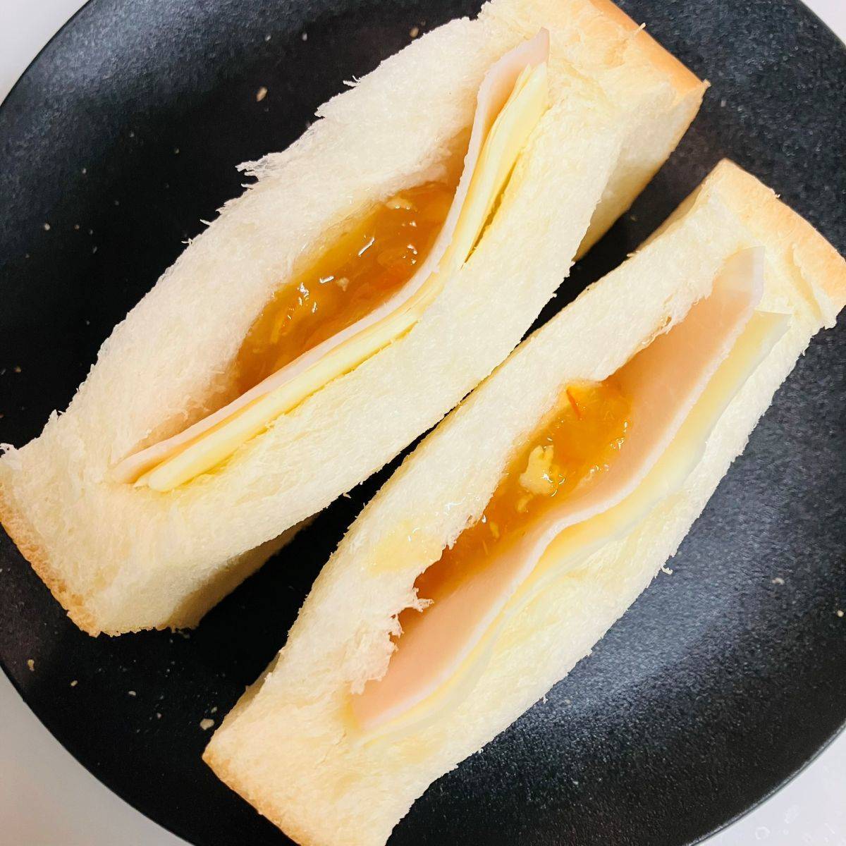 ヤマザキ公式の「ジャムとハムチーズのホットサンド」のレシピ