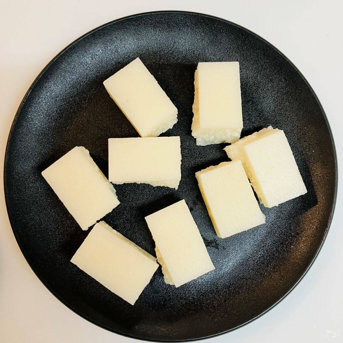 サトウ食品公式の「もち味噌グラタン」のレシピ