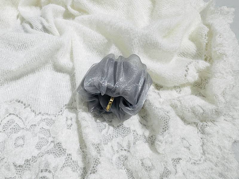 3COINSチュールロールカフの置き画像