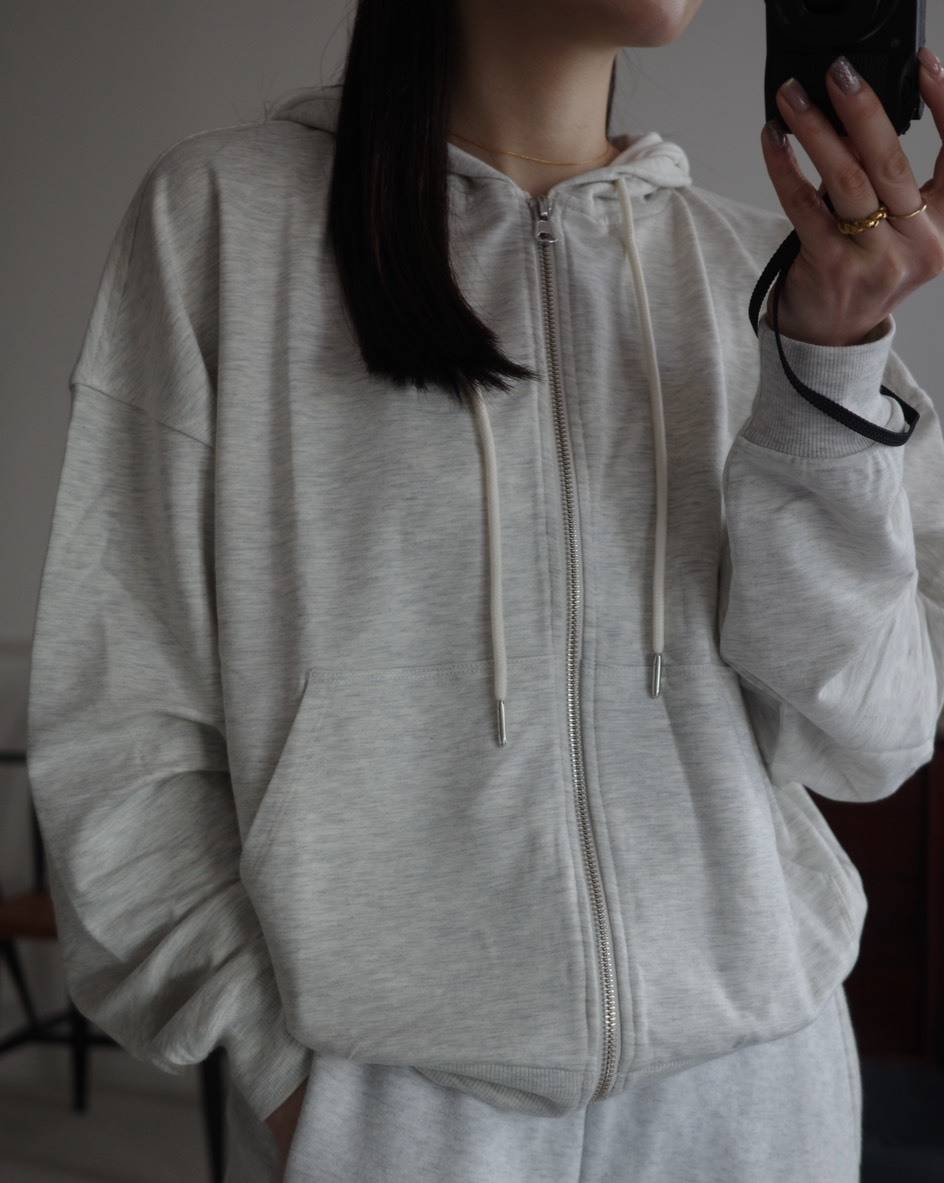 ADEVA クラウドコアフーディー