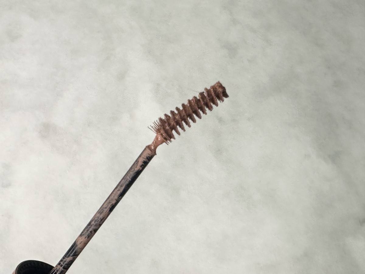 Fujiko マジカルアイブロウカラーのブラシ