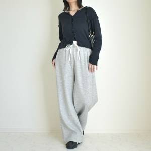 【2026年2月】こう着れば、老け見えしない！大正解のカーディガンコーデ5選