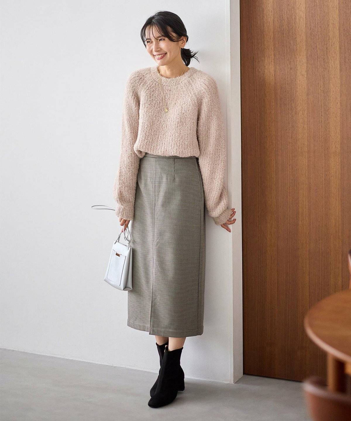 スカートコーデの女性