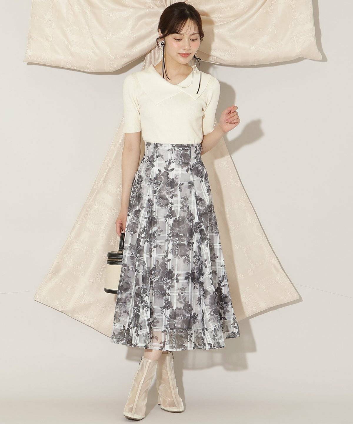 夏コーデの女性