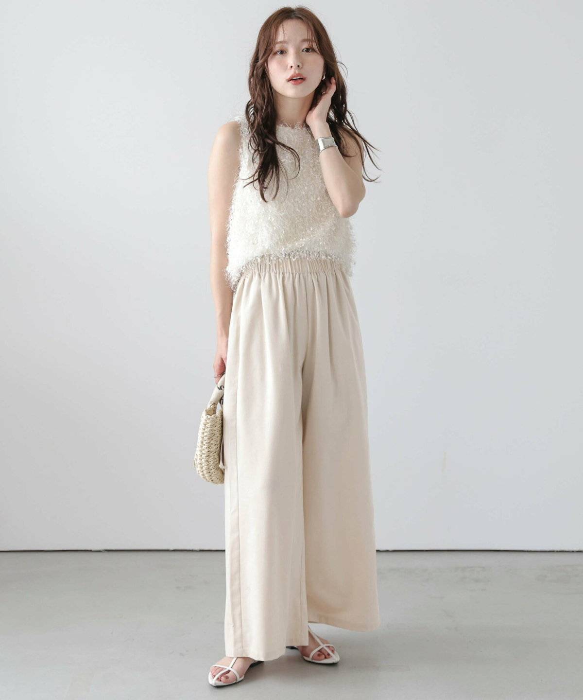 夏コーデの女性