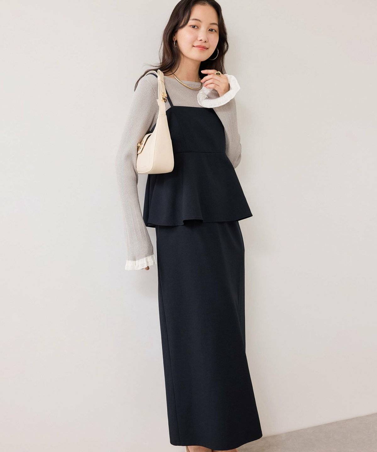 ワンピースを着た女性