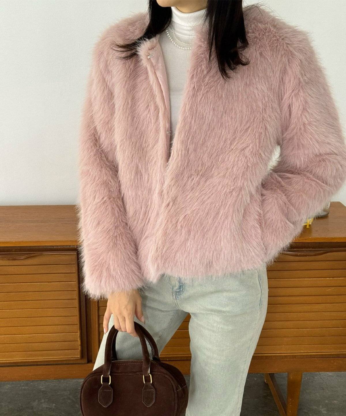 コートを着た女性