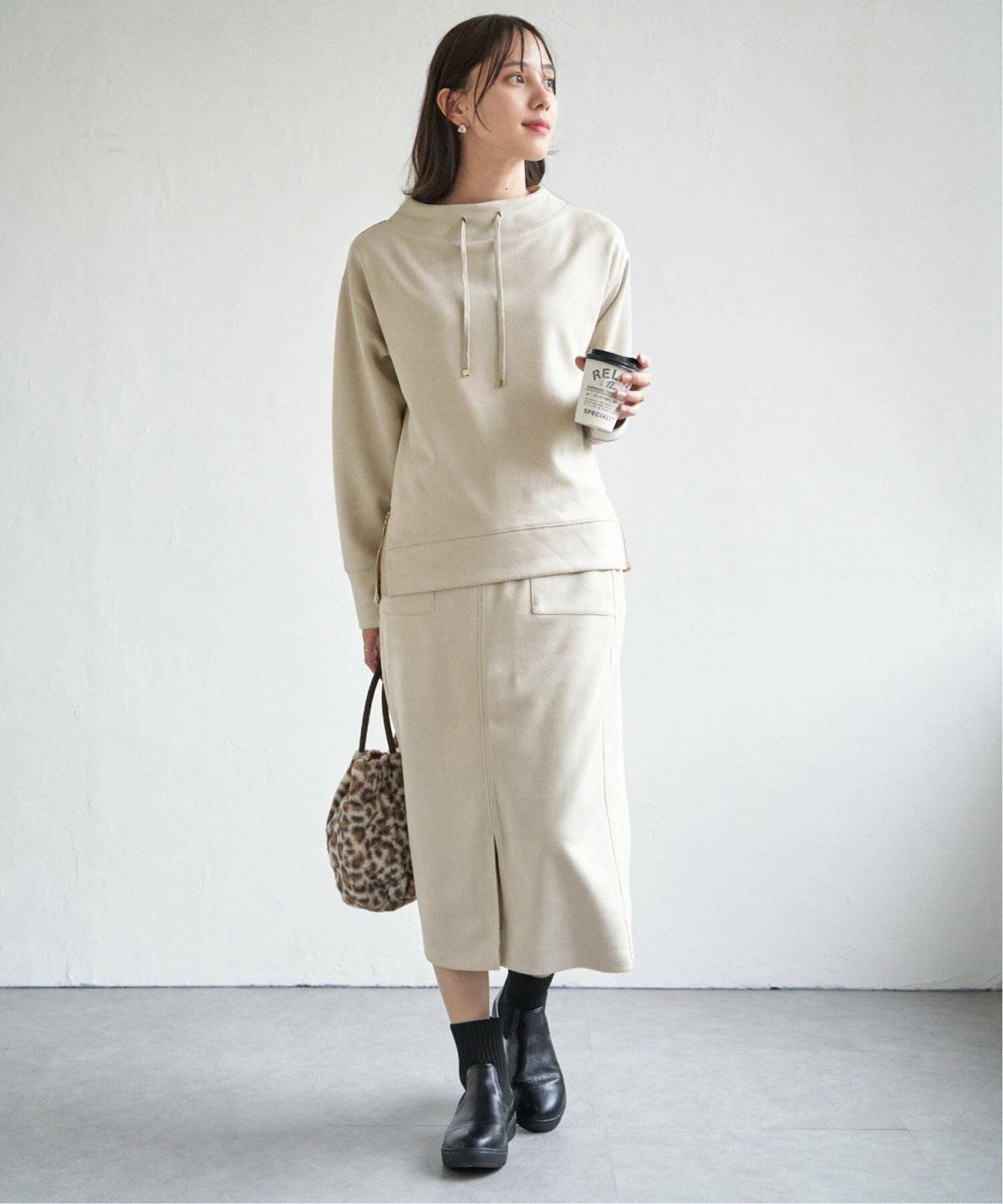 春コーデの女性