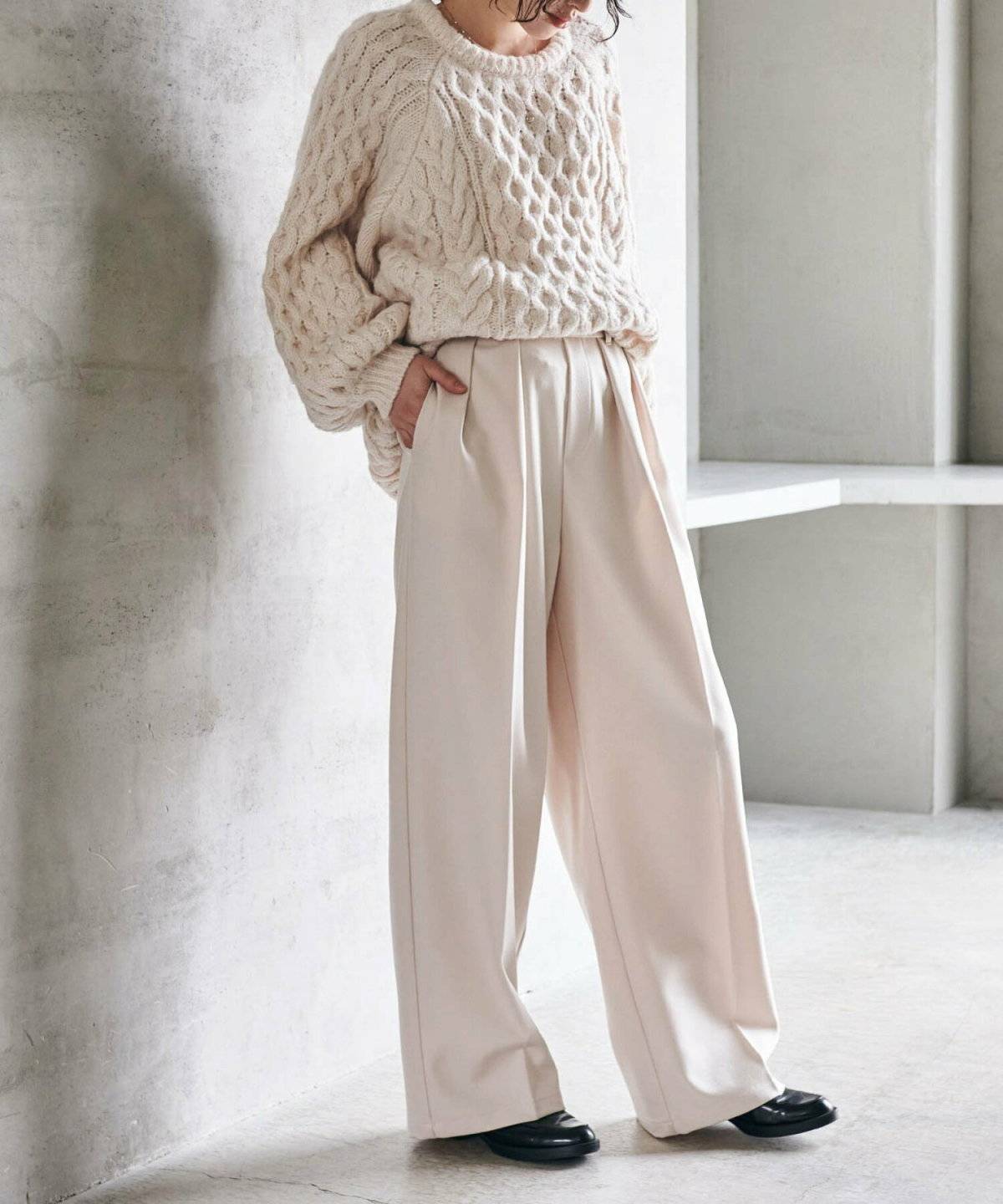 春コーデの女性