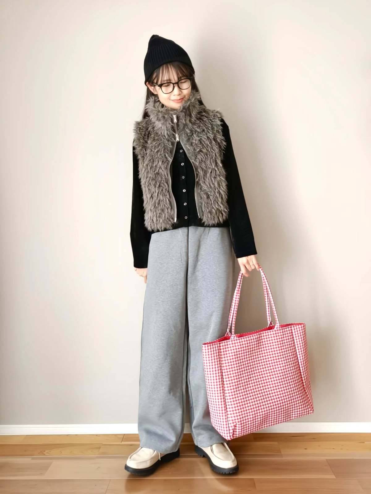 上からファーベストを重ね着する♪